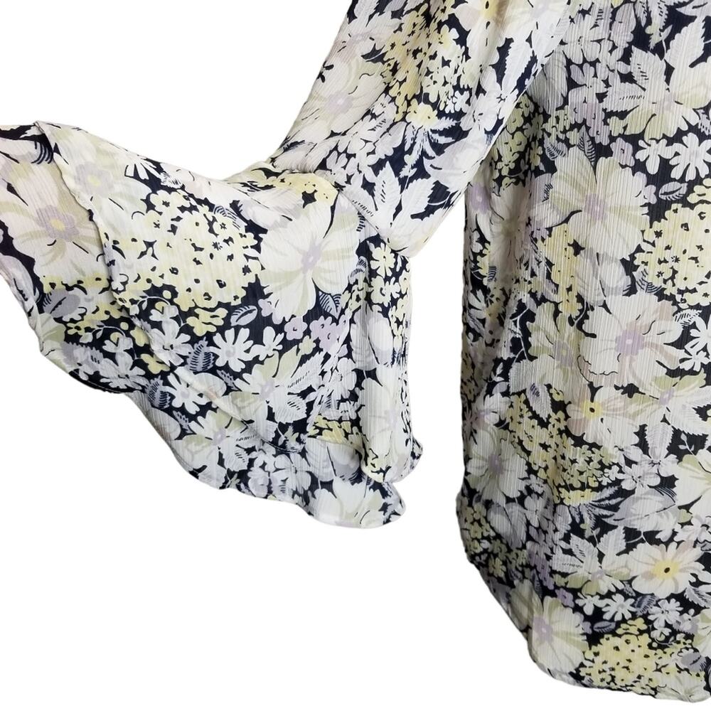 Chaps Top Womens Small Capri Navy & Pearl Floral Keyhole Bell-Sleeve - Picture 5 of 7